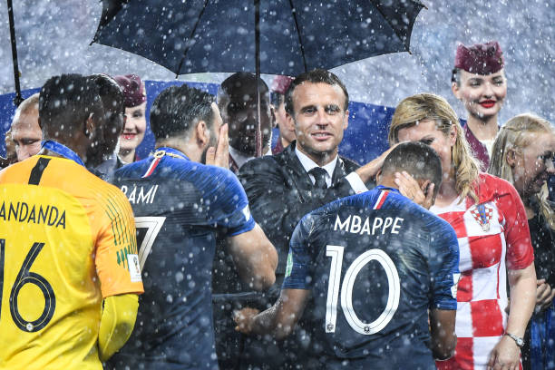 其顽强拼搏 其顽强拼搏